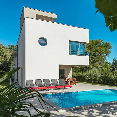 Four-bedroom In * Premantura