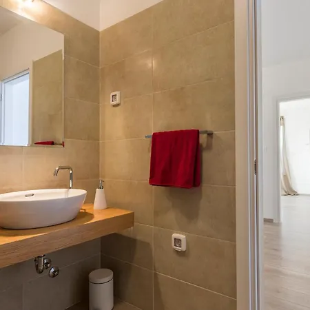 Сasa de vacaciones Four-bedroom In *