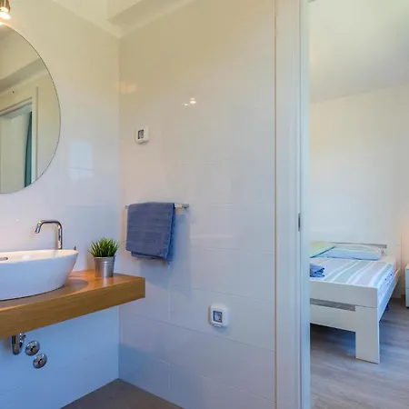 Сasa de vacaciones Four-bedroom In Premantura