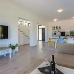 Four-bedroom In Tatil Evi *