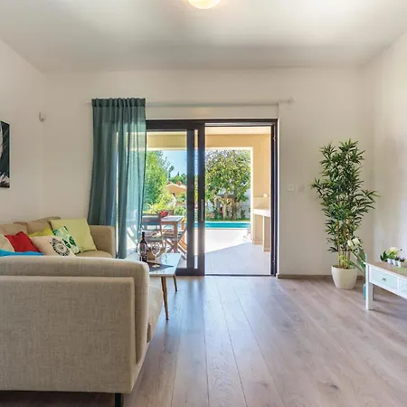 Four-bedroom In Prázdninový dům