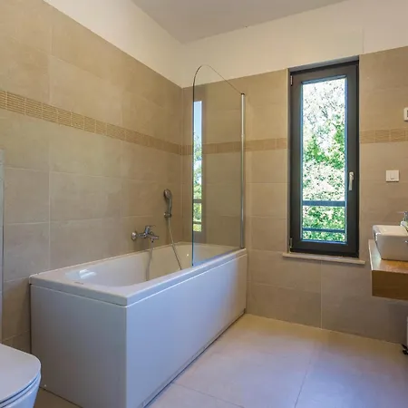 Four-bedroom In Prázdninový dům Premantura