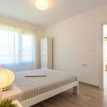 Four-bedroom In Prázdninový dům Premantura
