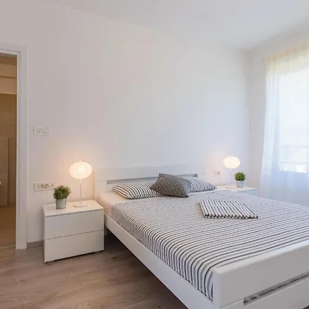 Four-bedroom In Prázdninový dům Premantura